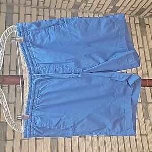 CHAPS Sports  Pull On Shorts.     Sz Large
